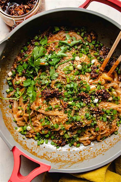 How much fat is in chili garlic stir fry with rice noodles - calories, carbs, nutrition