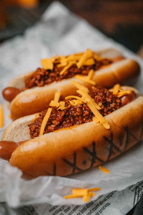 How much fat is in chili hot dog - calories, carbs, nutrition