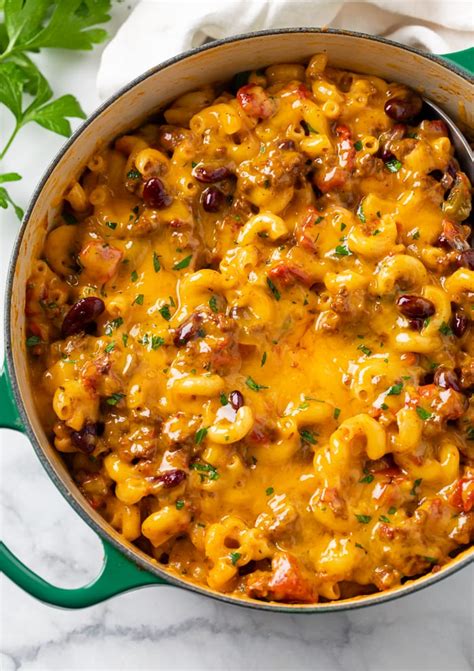 How much fat is in chili macaroni - calories, carbs, nutrition