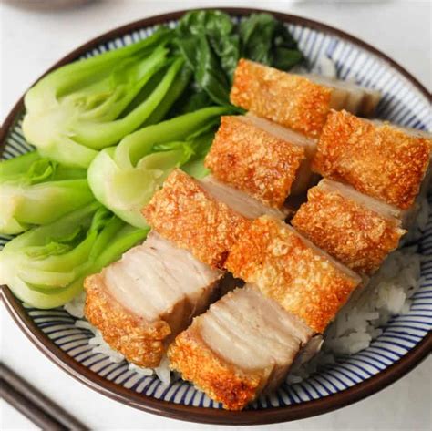 How much fat is in chinese roast pork - calories, carbs, nutrition