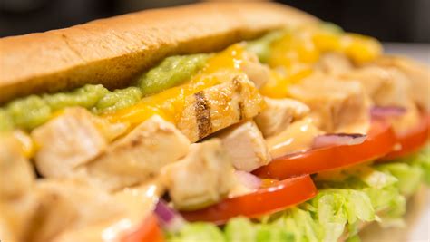 How much fat is in chipolte chicken sub - calories, carbs, nutrition