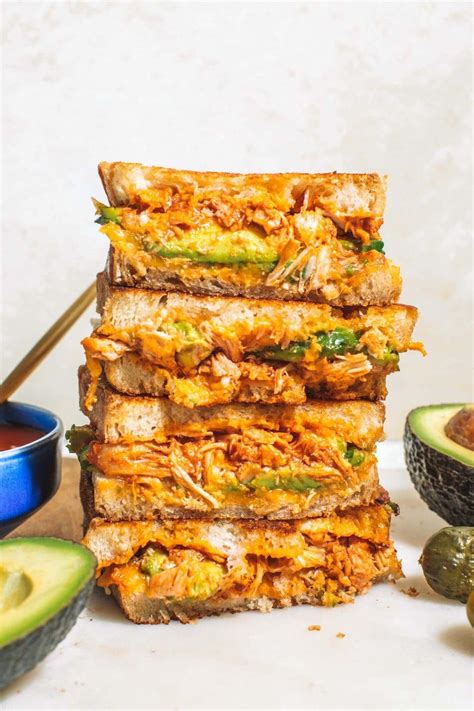 How much fat is in chipotle chicken, cheddar, avocado - calories, carbs, nutrition