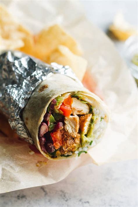 How much fat is in chipotle chicken burrito - roberto - calories, carbs, nutrition