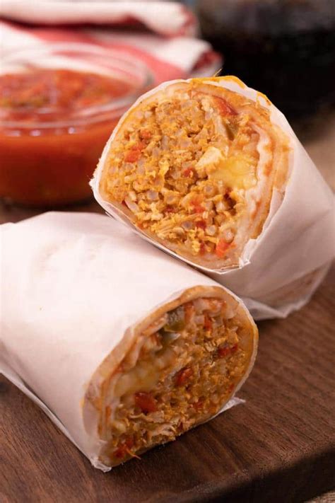 How much fat is in chipotle chicken burritos - calories, carbs, nutrition