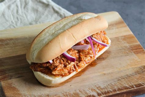 How much fat is in chipotle chicken sandwich - calories, carbs, nutrition