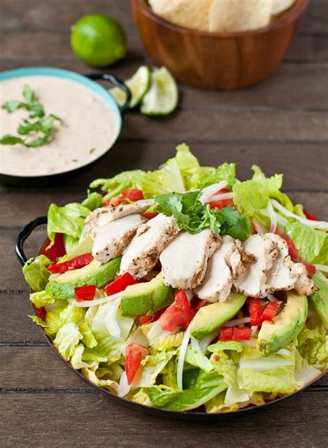 How much fat is in chipotle chicken taco salad - calories, carbs, nutrition