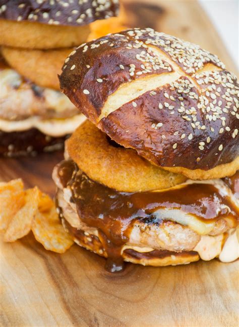 How much fat is in chipotle mayo turkey burger - calories, carbs, nutrition