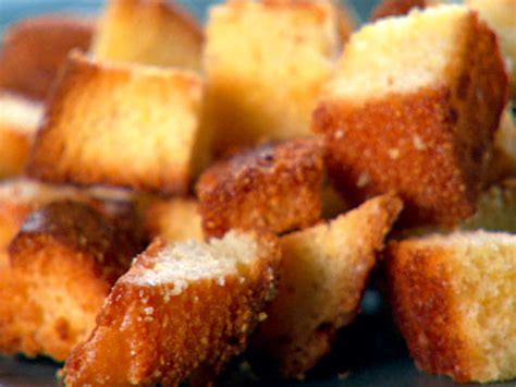 How much fat is in chipotle pepper corn muffin croutons - calories, carbs, nutrition