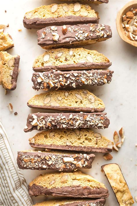 How much fat is in chocolate almond biscotti - calories, carbs, nutrition