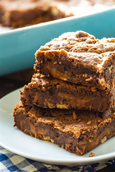 How much fat is in chocolate caramel bar - calories, carbs, nutrition