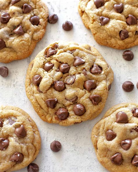 How much fat is in chocolate chip cookie large - calories, carbs, nutrition