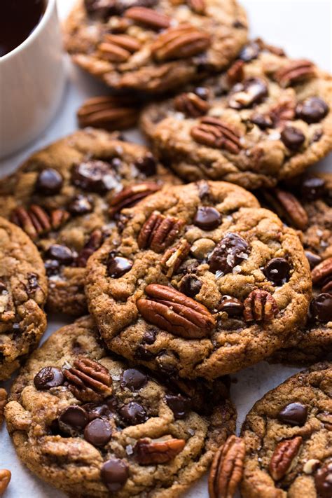 How much fat is in chocolate chip pecan cookies - calories, carbs, nutrition