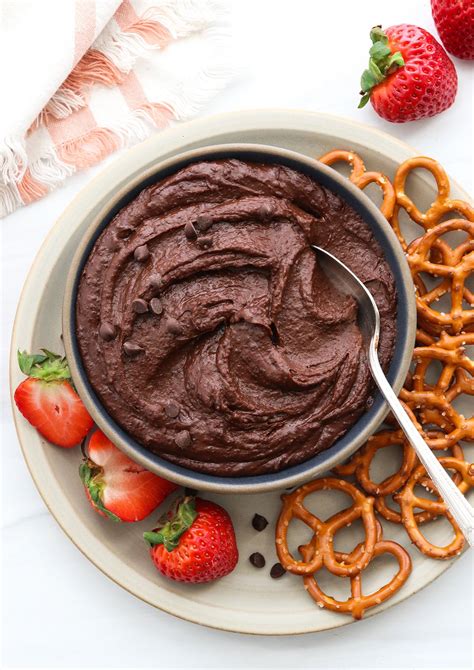 How much fat is in chocolate hummus - calories, carbs, nutrition