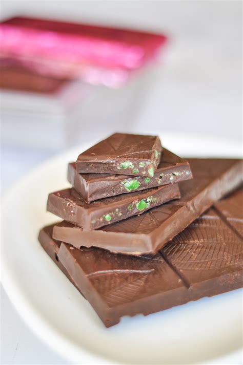 How much fat is in chocolate mint crisp bar - calories, carbs, nutrition