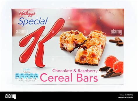 How much fat is in chocolate raspberry cereal bar - calories, carbs, nutrition