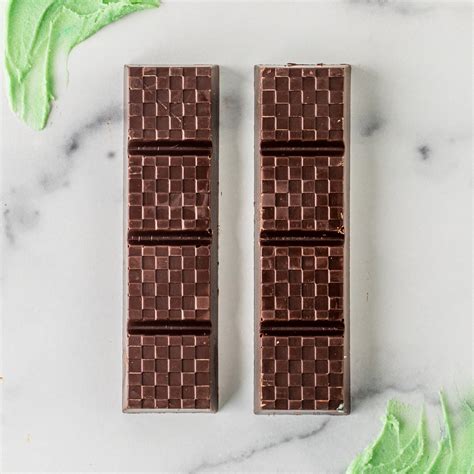 How much fat is in chocolate truffle bar - calories, carbs, nutrition