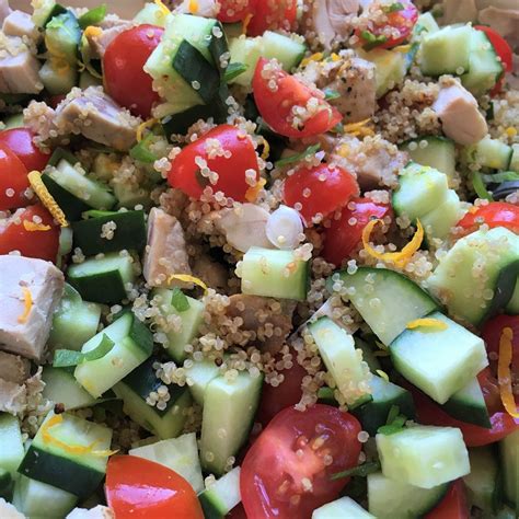 How much fat is in chopped sesame chicken and quinoa salad - calories, carbs, nutrition