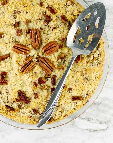 How much fat is in cinnamon and toasted pecan streusel pie topper - calories, carbs, nutrition