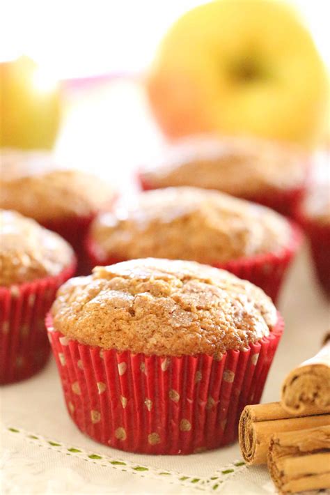 How much fat is in cinnamon apple muffin - calories, carbs, nutrition