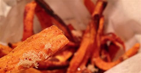 How much fat is in cinnamon chipotle sweet potato fries - calories, carbs, nutrition