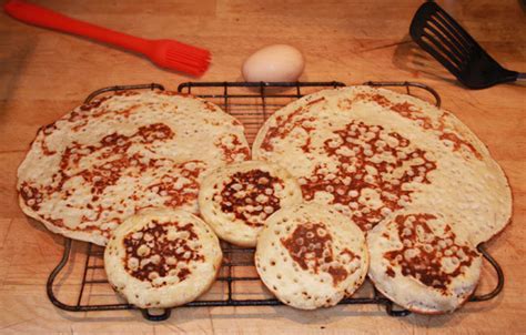 How much fat is in cinnamon crumpet - calories, carbs, nutrition