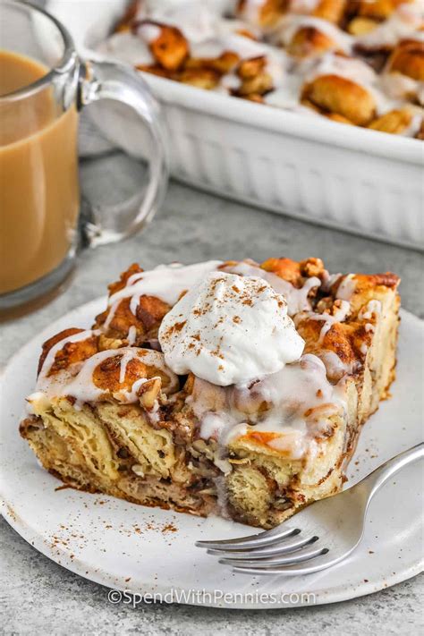 How much fat is in cinnamon pecan roll french toast with bananas - calories, carbs, nutrition