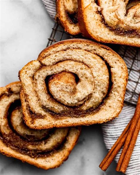 How much fat is in cinnamon swirl toast - calories, carbs, nutrition