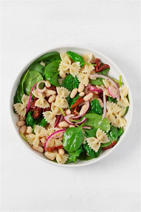 How much fat is in citrus spinach pasta salad - plate - calories, carbs, nutrition