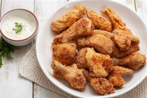 How much fat is in classic fried chicken - calories, carbs, nutrition
