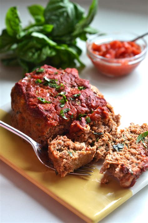 How much fat is in classic turkey meatloaf with tomato topping, parsley potatoes, haricot verts (400hs) - calories, carbs, nutrition