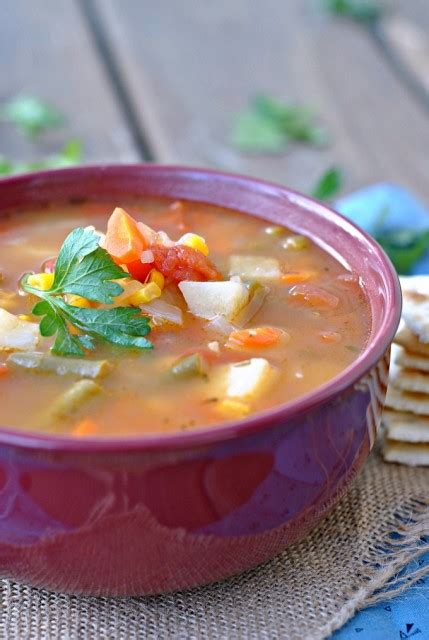 How much fat is in classic vegetable soup - calories, carbs, nutrition
