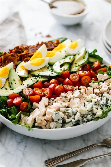 How much fat is in cobb salad (to go) - calories, carbs, nutrition