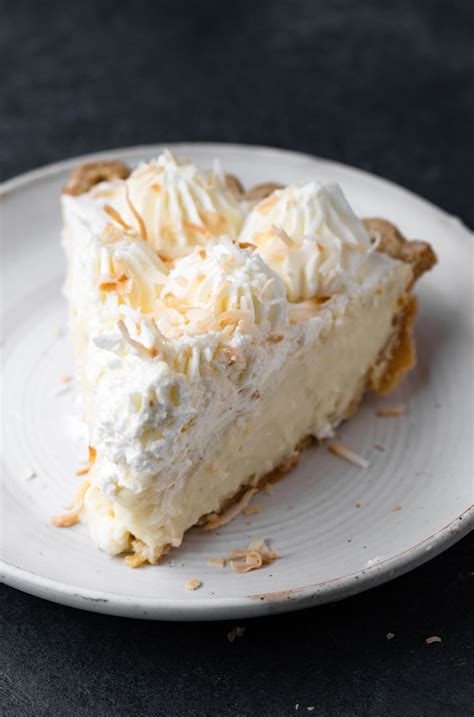 How much fat is in coconut cream pie - calories, carbs, nutrition