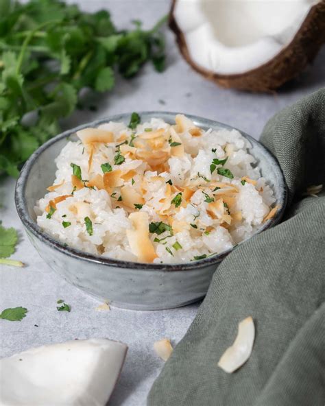 How much fat is in coconut jasmine rice - calories, carbs, nutrition