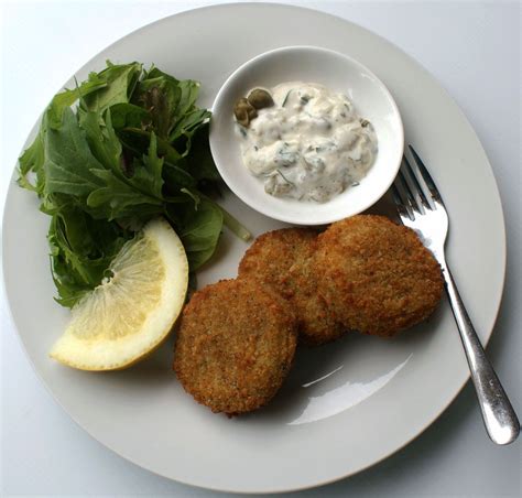 How much fat is in cod cakes - calories, carbs, nutrition