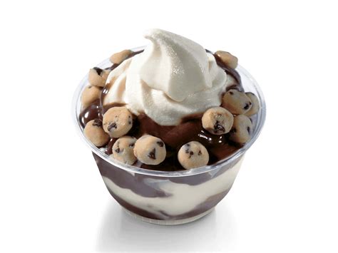 How much fat is in cookie dough sundae - calories, carbs, nutrition