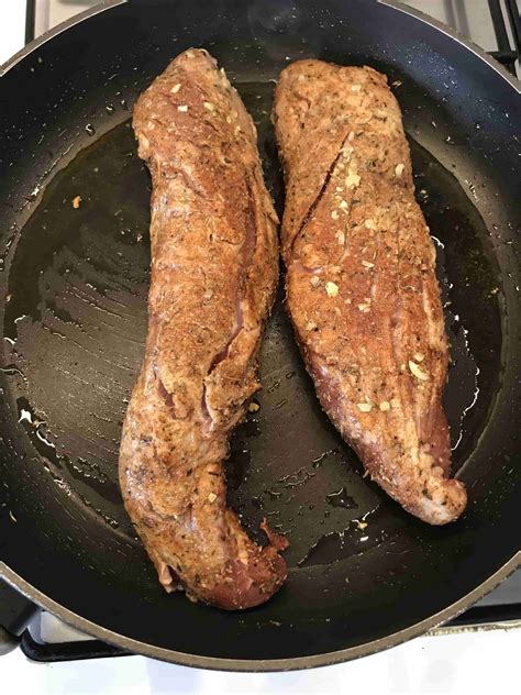 How much fat is in coriander rubbed pork tenderloin - calories, carbs, nutrition