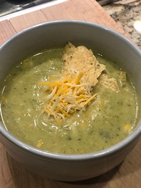 How much fat is in corn and roasted poblano tortilla soup - calories, carbs, nutrition