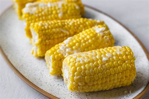 How much fat is in corn cob steamed 1/2 ea - calories, carbs, nutrition