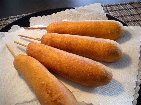 How much fat is in corn dog and onion pizza - calories, carbs, nutrition