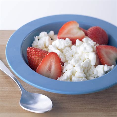 How much fat is in cottage cheese with fresh fruit - calories, carbs, nutrition