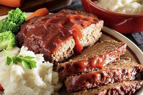 How much fat is in country meatloaf - calories, carbs, nutrition