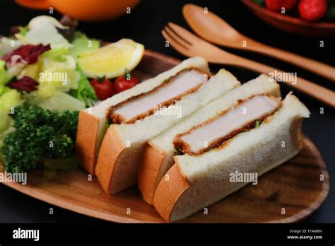 How much fat is in country style pork cutlet (835.0) - calories, carbs, nutrition