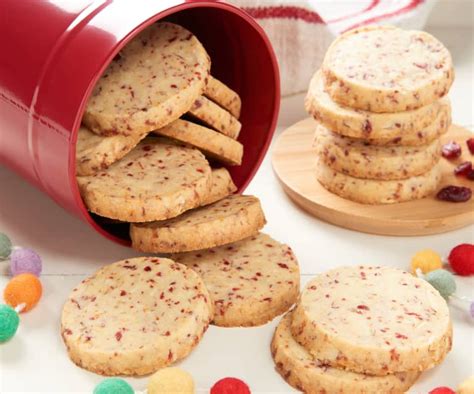 How much fat is in cranberry almond cookies - calories, carbs, nutrition