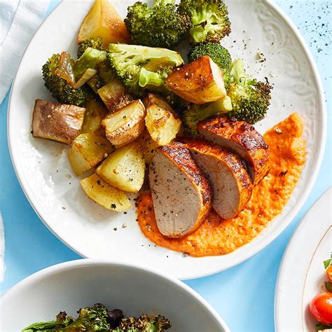 How much fat is in cranberry pork tenderloin with baked sweet potato and seasoned broccoli - calories, carbs, nutrition