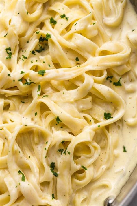 How much fat is in cream/alfredo sauce recipe - calories, carbs, nutrition