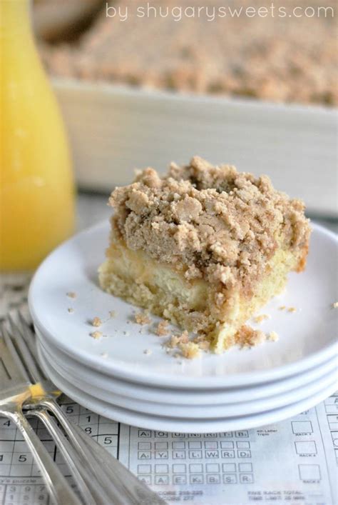 How much fat is in cream cheese streusel cake - calories, carbs, nutrition