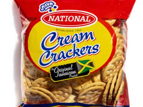 How much fat is in cream cracker - calories, carbs, nutrition