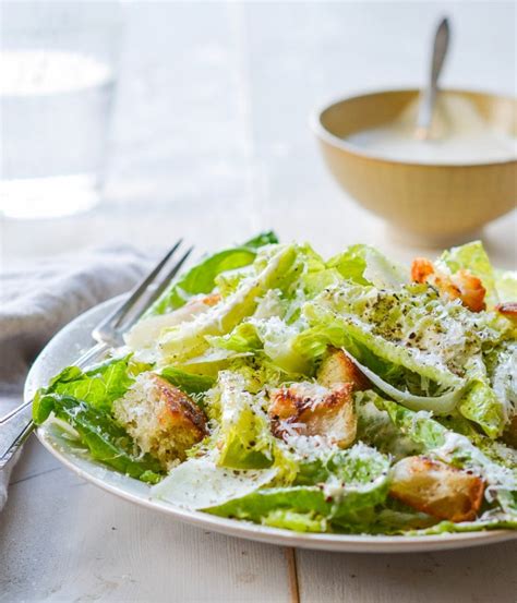 How much fat is in creamy caesar dressing - calories, carbs, nutrition