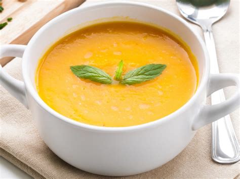 How much fat is in creamy curried carrot soup 8 oz - calories, carbs, nutrition